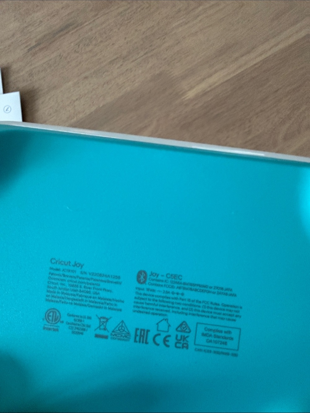 Cricut Joy Kit with Teal and White Machine and Assorted Pens and Labels - Picture 12 of 12